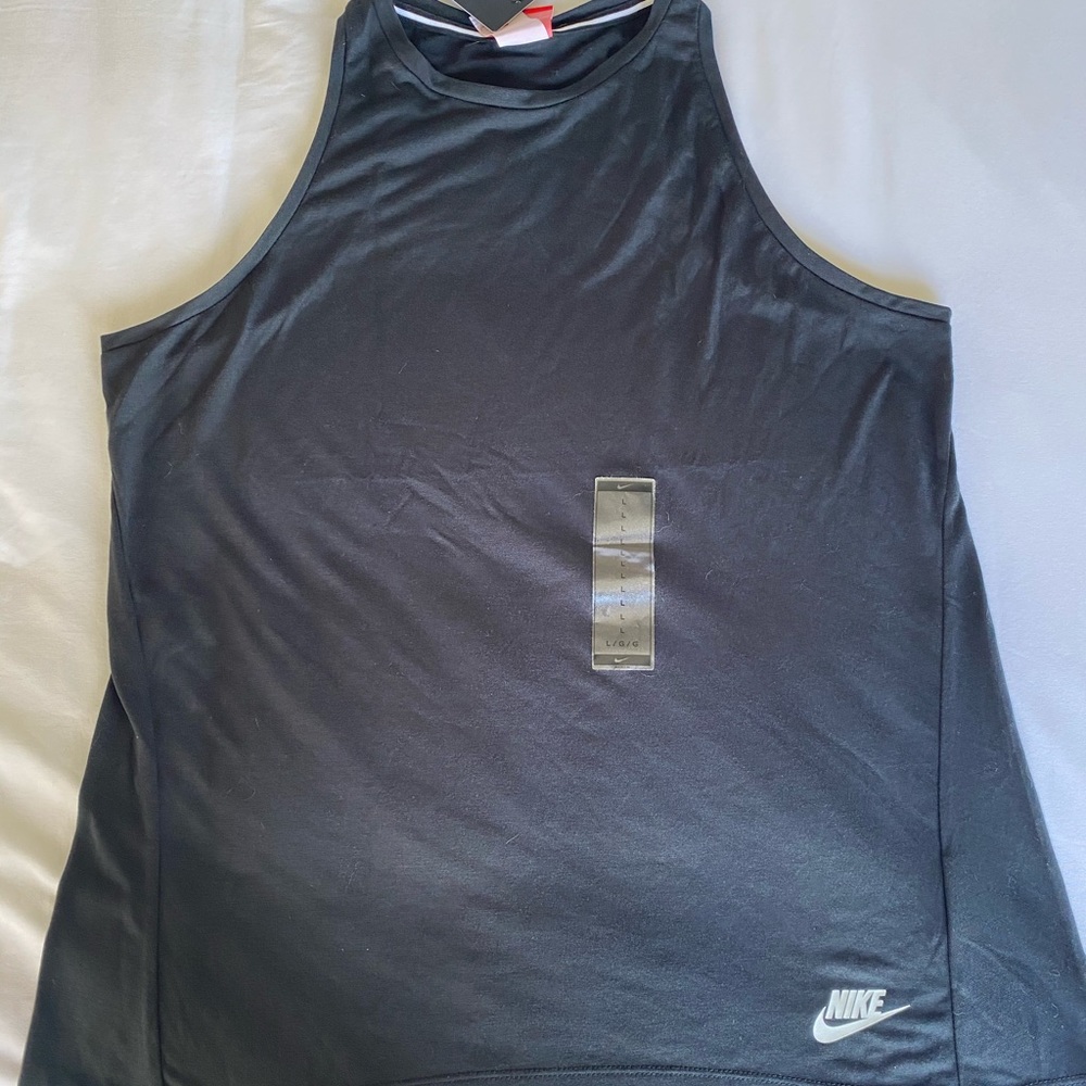 [NWT] Nike razorback tank in size L